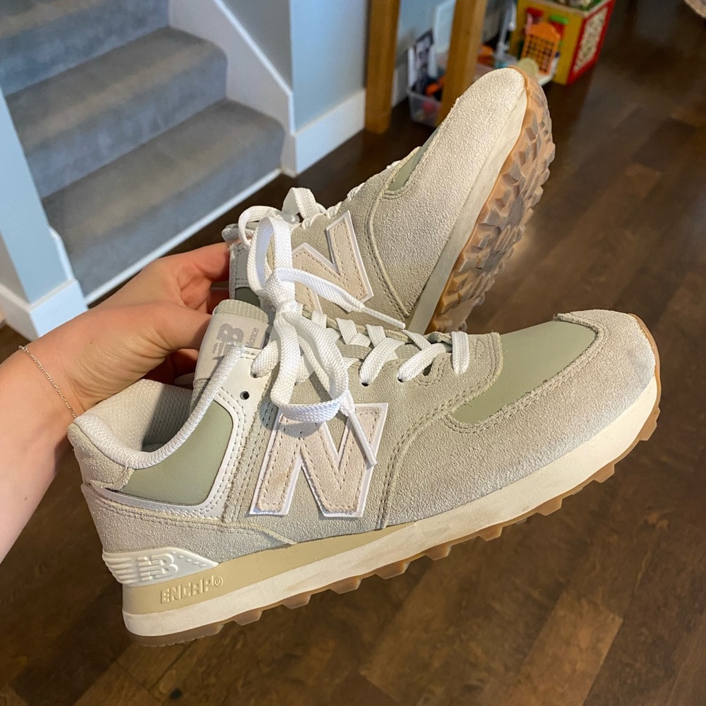 NEW BALANCE 574’s